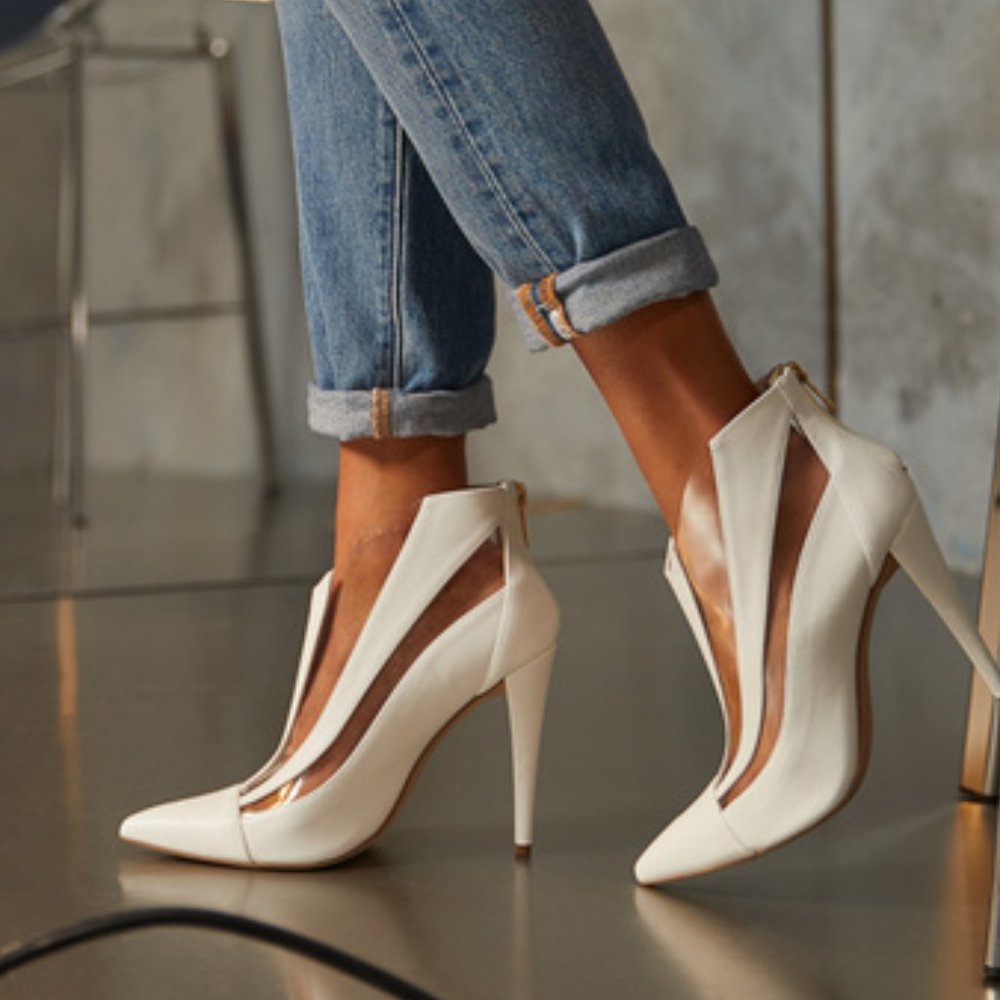 🆕 WHITE STILETTO BOOTIES